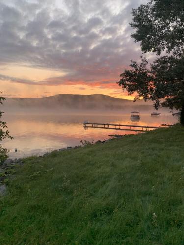 Degelis House | A Peaceful Waterfront Escape - La Perle du Lac