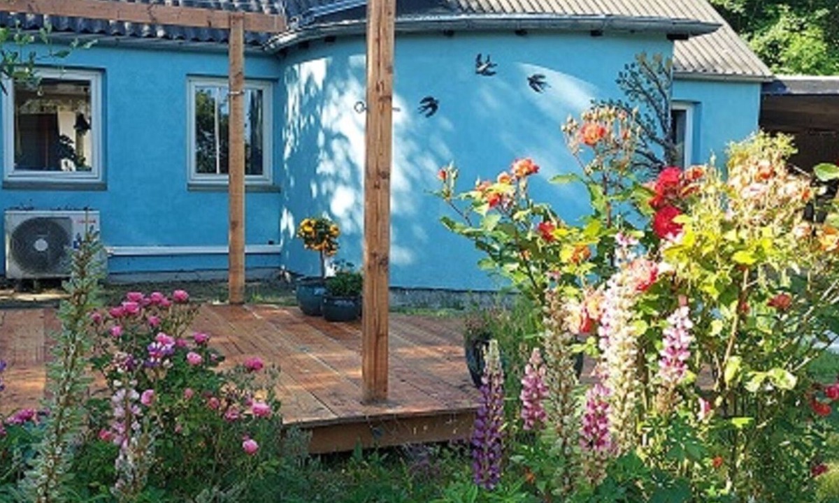 Vindebæk House | A pearl on the sea close to the sandy beach and the shore.