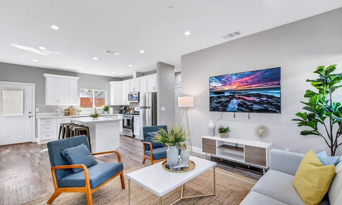 Norwalk House | A Perfect Brand New Family Home Close to DisneyLand - Norwalk