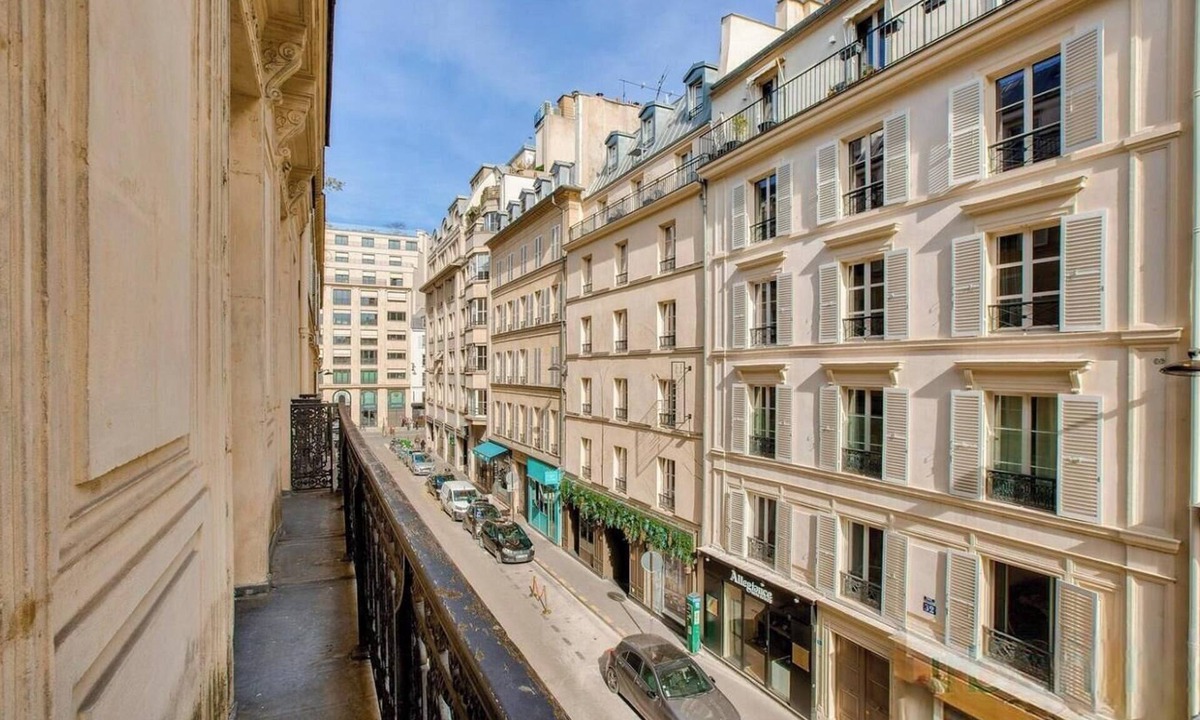 Faubourg-du-Roule Apartment | A PERFECT COMBINATION OF PARISIAN CHARM & MODERN COMFORT – CHAMPS ELYSEES