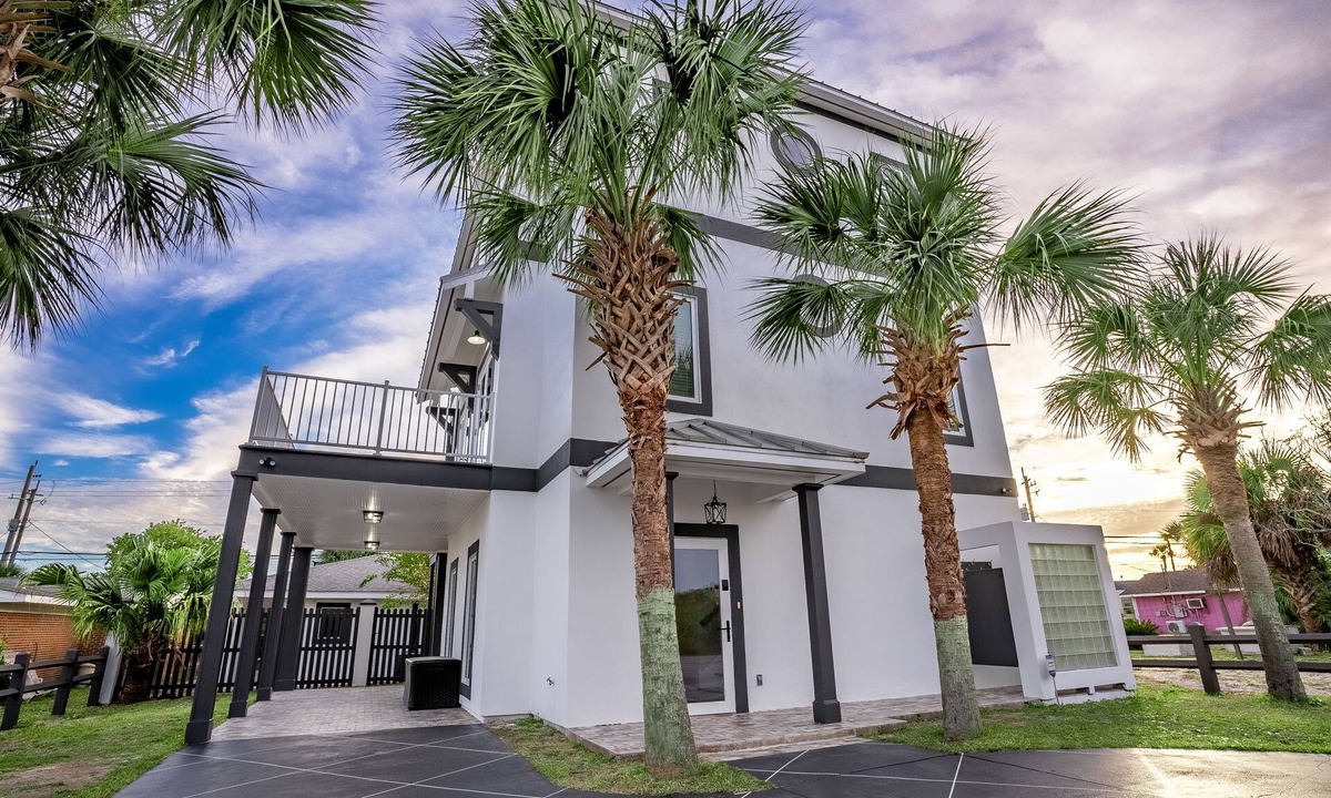 Kiska Beach House | A Pirate Looks at 40!
