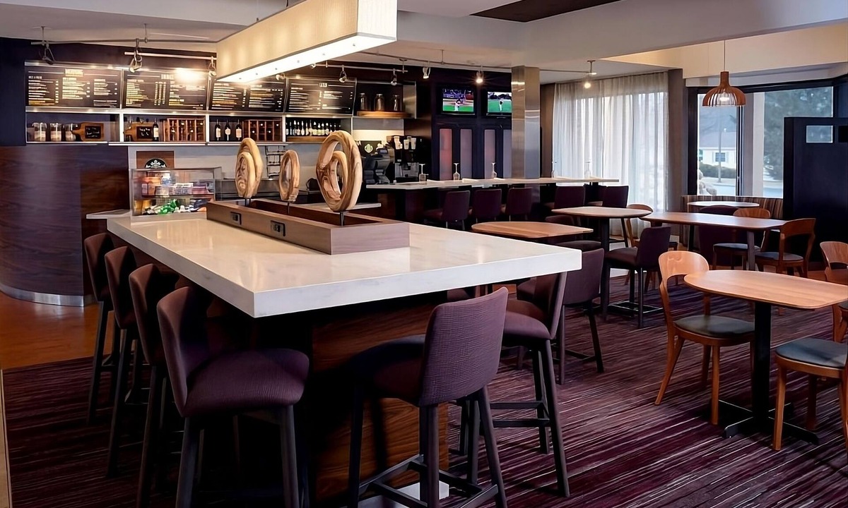 South Kansas City Hotel | A Place You'll Surely Enjoy! 3 Spacious Units, Free Parking, Pets Allowed!