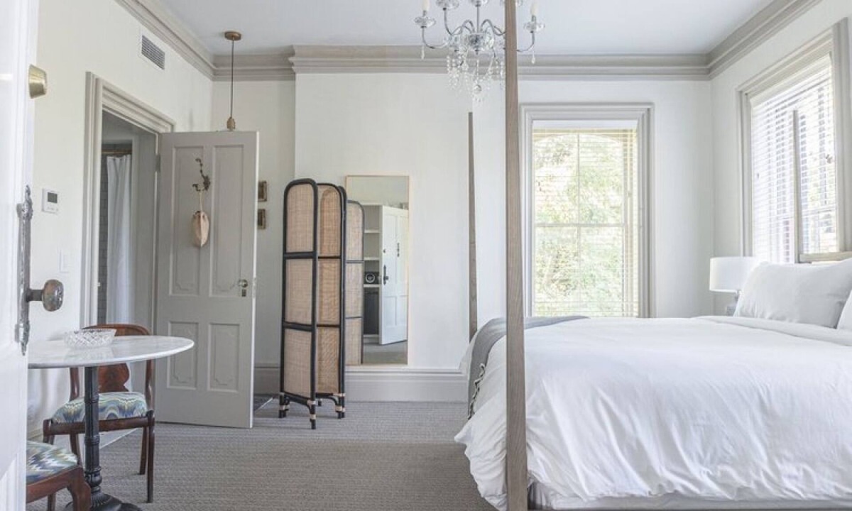 Kingston Hotel | A Place You'll Surely Enjoy! Near Ulster Performing Arts Center, Free Parking