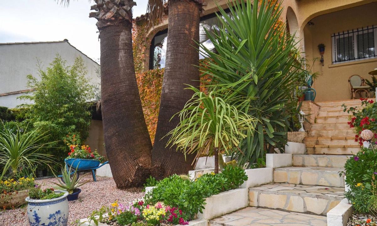Pignan House | A pleasant vacation home for a great family vacation in Hérault.