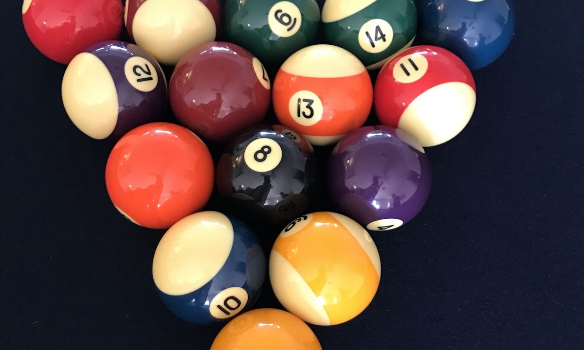 Yacht Club House | A pool, pool table, and dolphins? Oh my! 3bed 2 bath on canal 2 blocks to beach