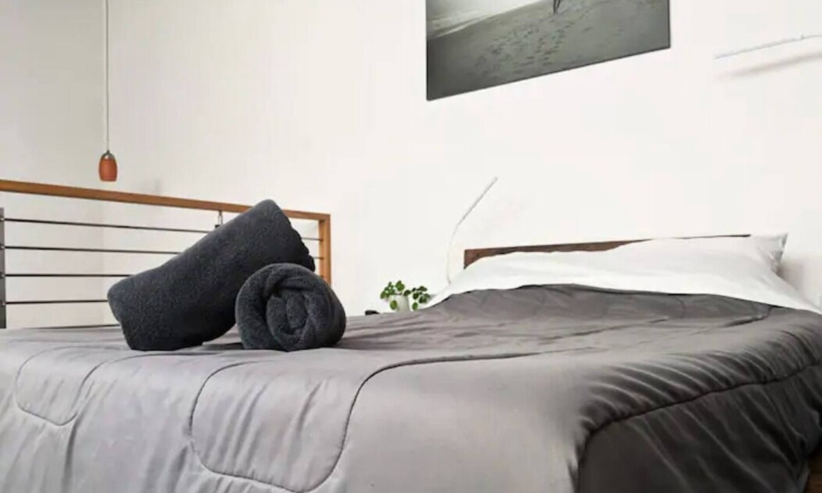 South Delridge House | A private artist's loft