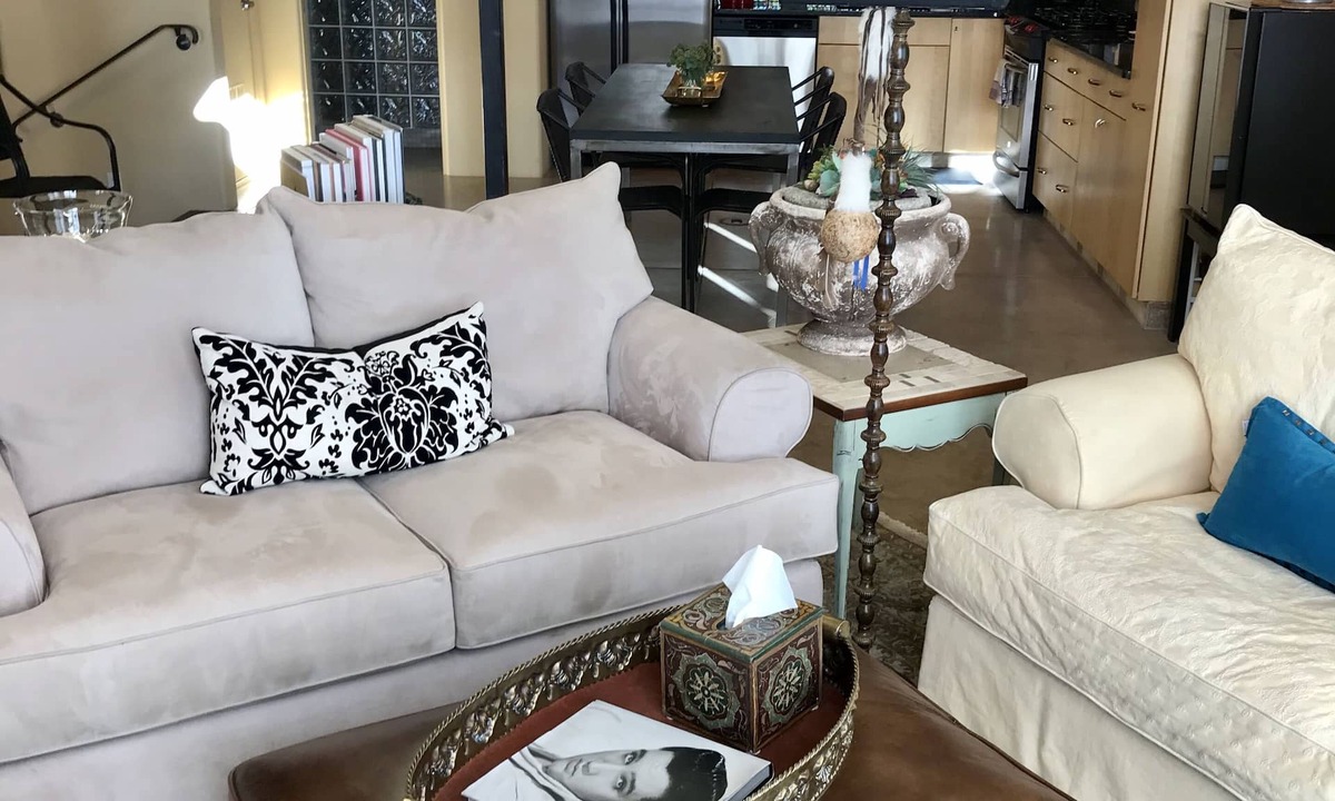 South Capitol Condo | A PRIVATE LOFT IN A GREAT WALKABLE URBAN LOCATION