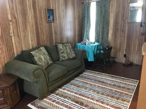 South Bend Apartment | A Quaint, Private 1 Bdrm Apt