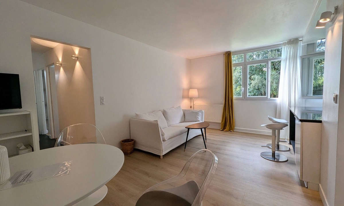 Garches Apartment | A quiet apartment between Paris and Versailles