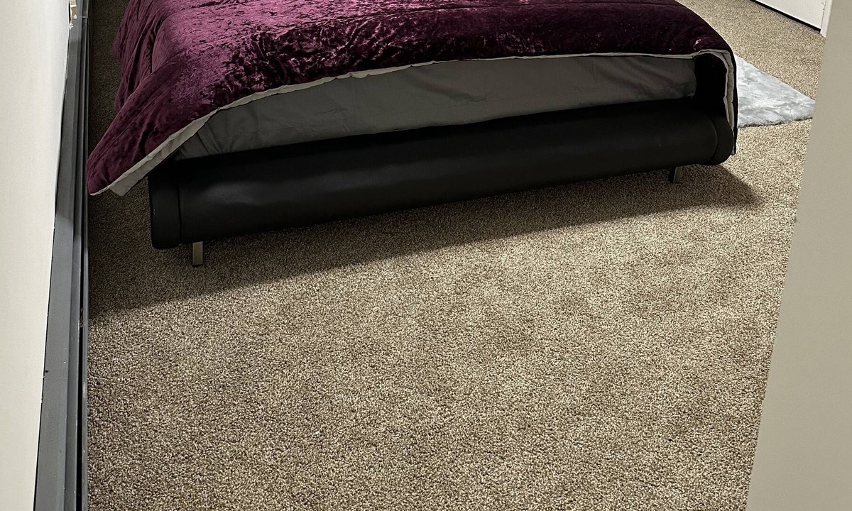 North Side Apartment | A quiet apartment near to everything with free parking