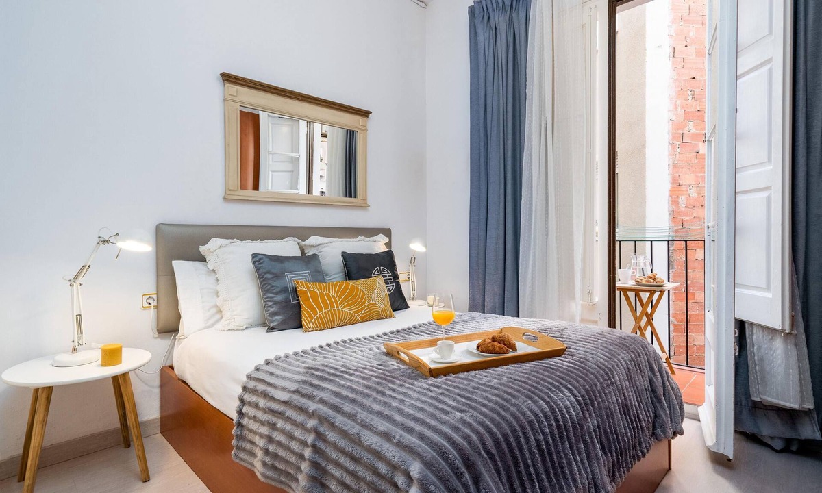 La Sagrada Familia Apartment | A rare find for those who like peace and quiet