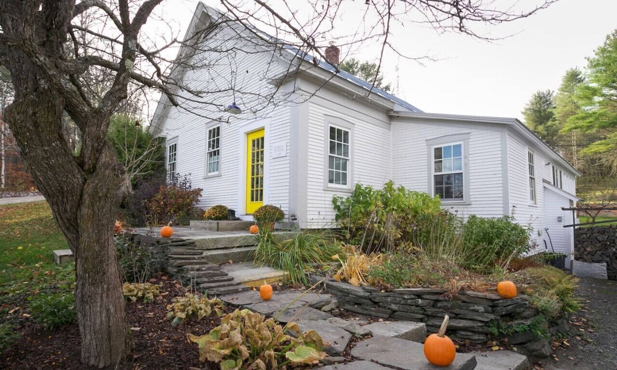 Montpelier House | A Rare Restored Schoolhouse Stay