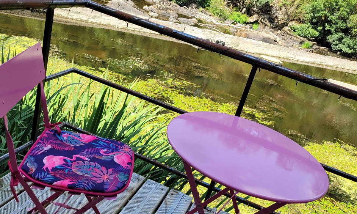 La Bruffiere House | A real waterside break at Le Petit Paradis
