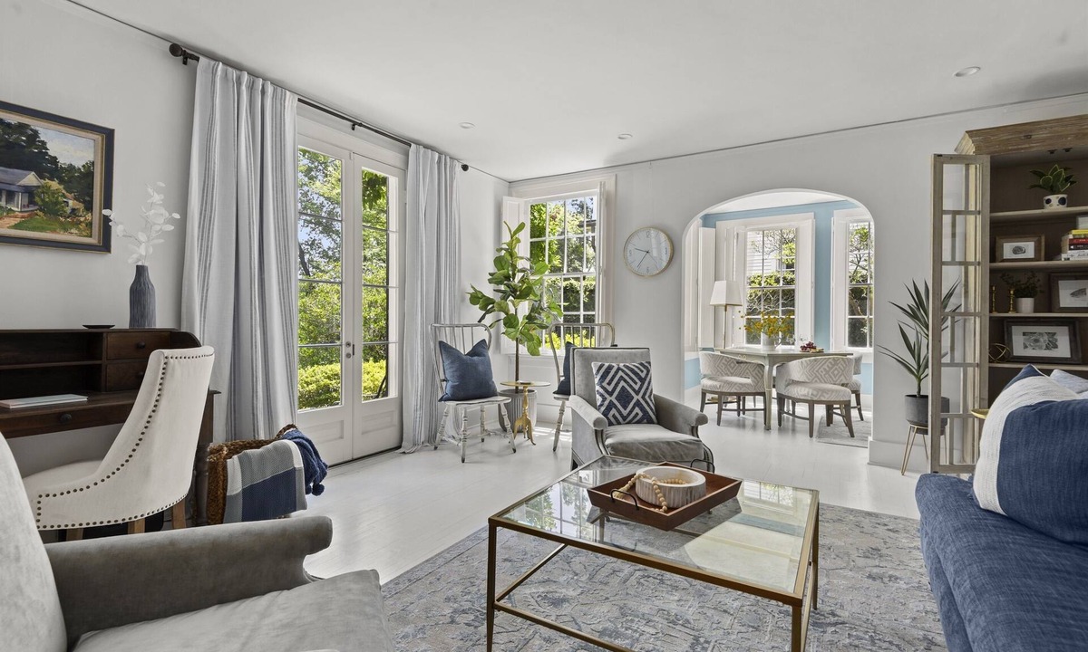 Highlands - Perkins House | A Restored Southern French Mansion Steps from LSU!