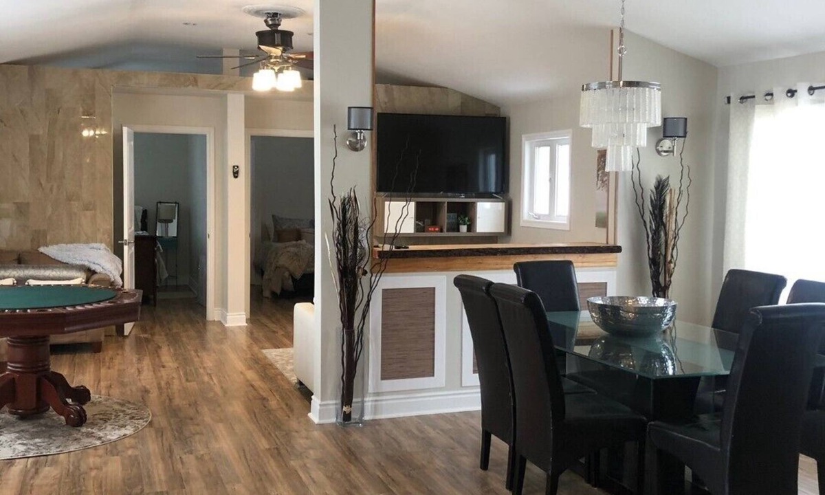 Campbellford Cottage | A Reunion Retreat