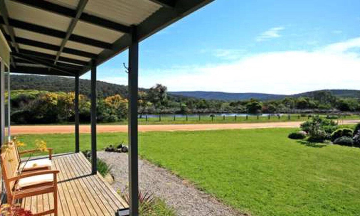 Aireys Inlet Apartment | A River Bed - Across The Road From The River.