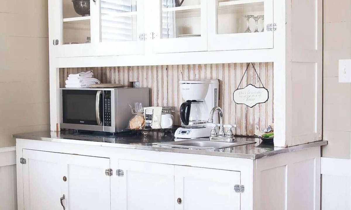 Brenham Cottage | A Romantic Escape at Tara Farms