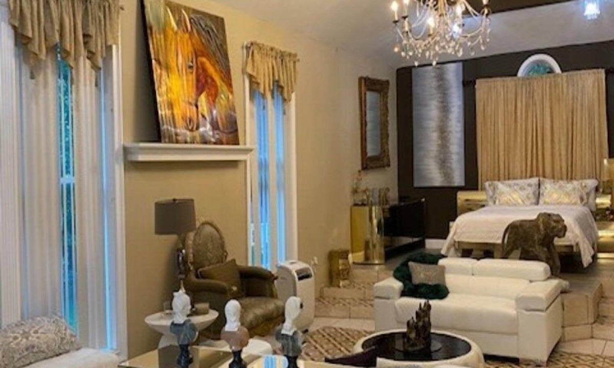 Worcester Apartment | A Romantic gateway suite