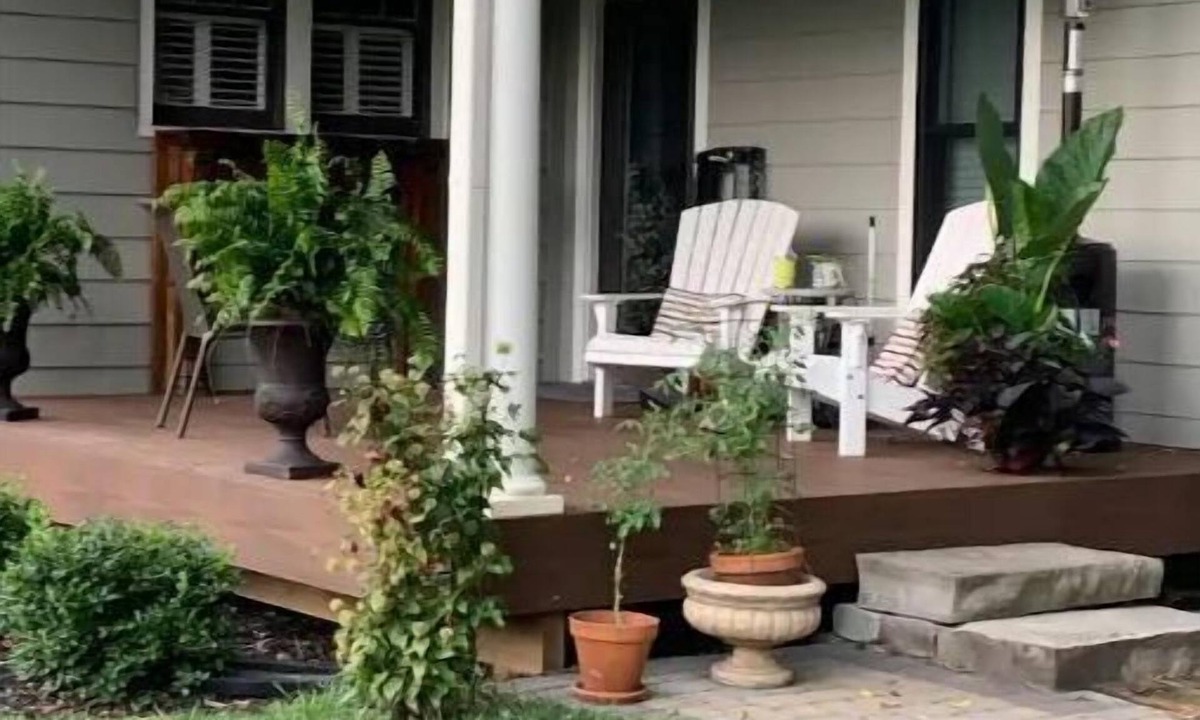 Bardstown Apartment | A Room Off Broadway, a prime downtown hideaway