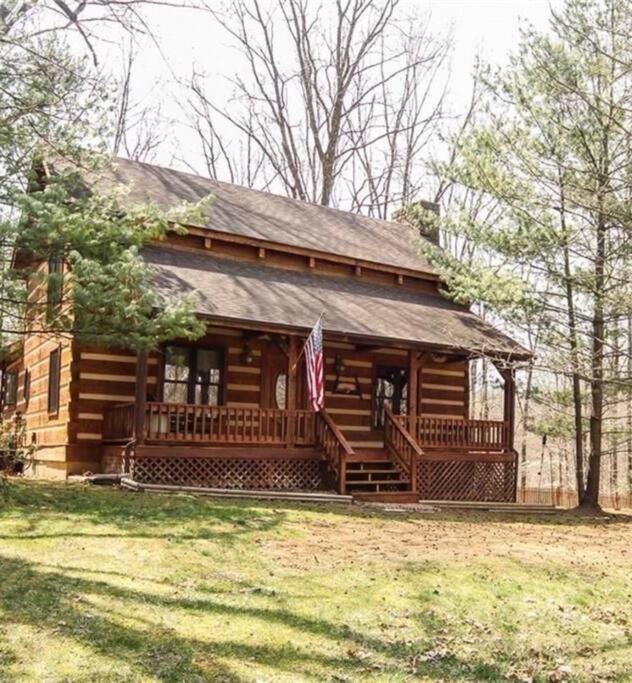 Nineveh House | A !!!! secluded Brown County Cabin retreat !!!!