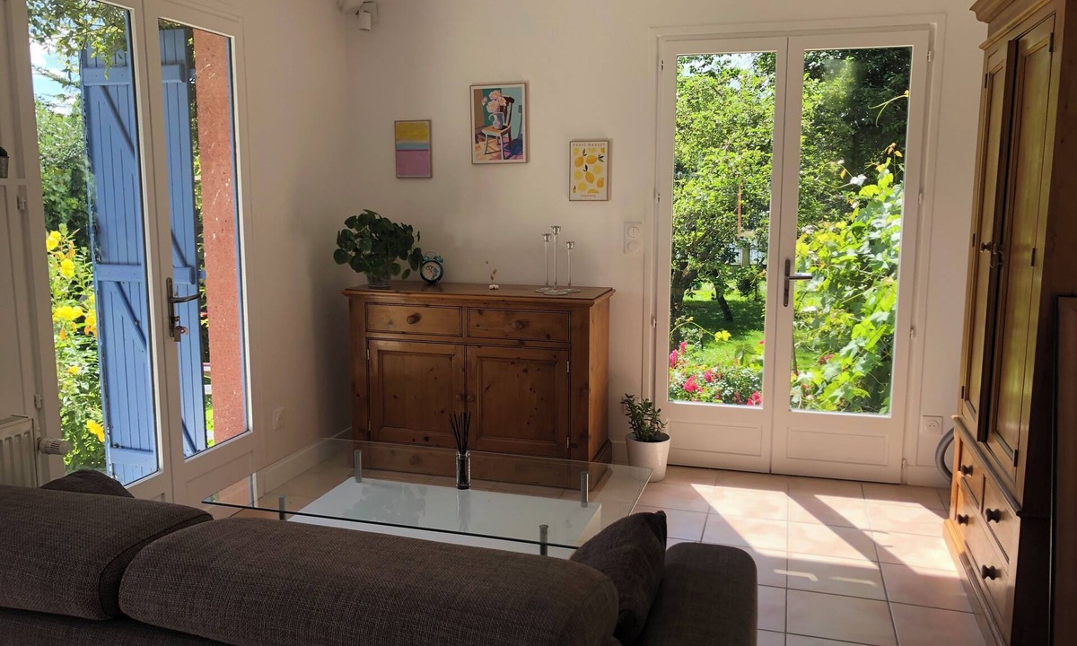 Chatou House | A self-contained studio in a green setting