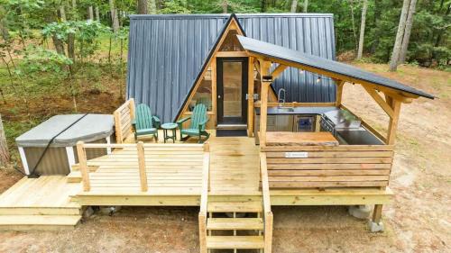 Oxford Apartment | A Serene A-Frame Cabin with Hot Tub