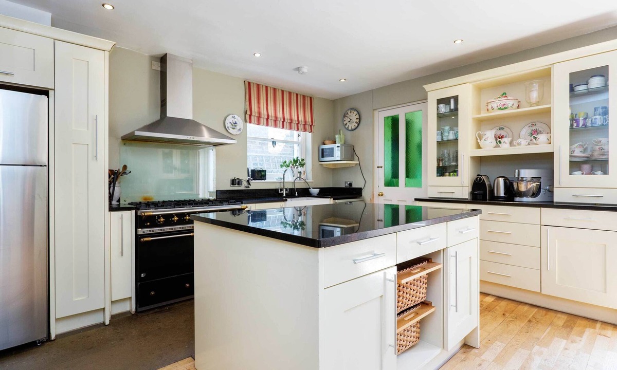 Dartmouth Park House | A Serene Escape, by Veeve