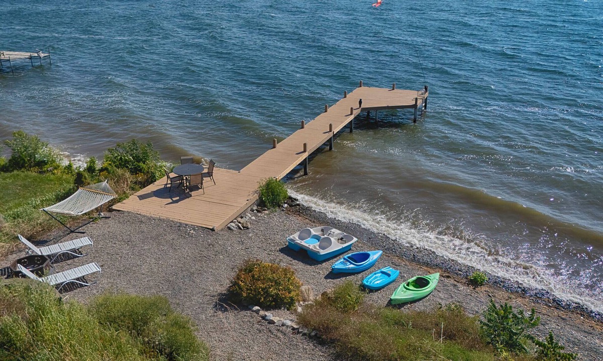 Town of Varick Cottage | A Shore Thing: Breathtaking Panoramic Views and Spectacular Design Await You!