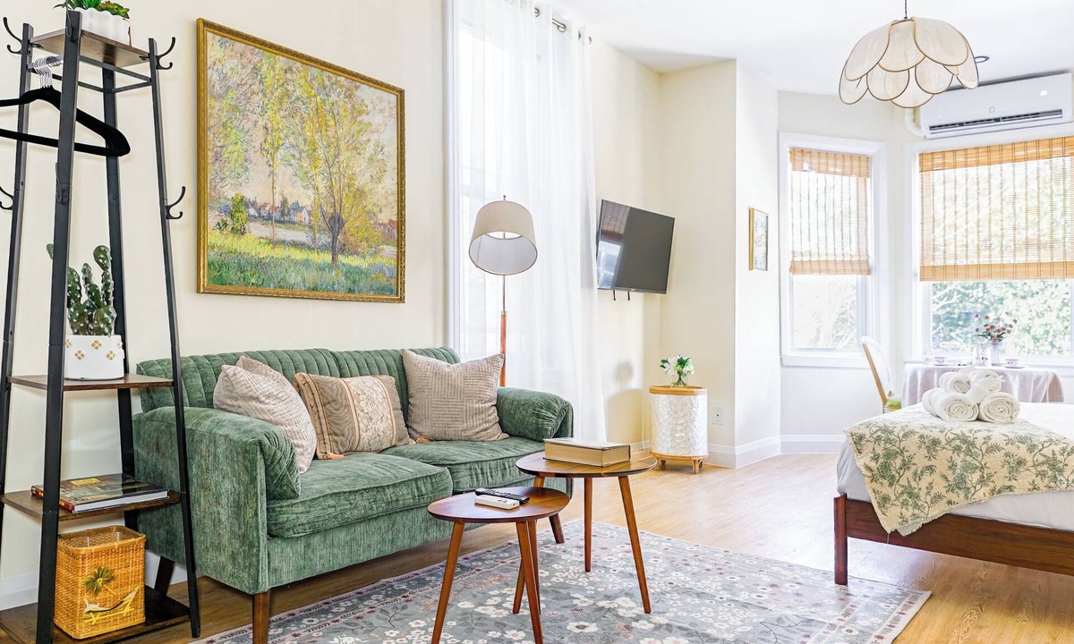 Logan Square Apartment | A Slow Morning in a Parisian Studio