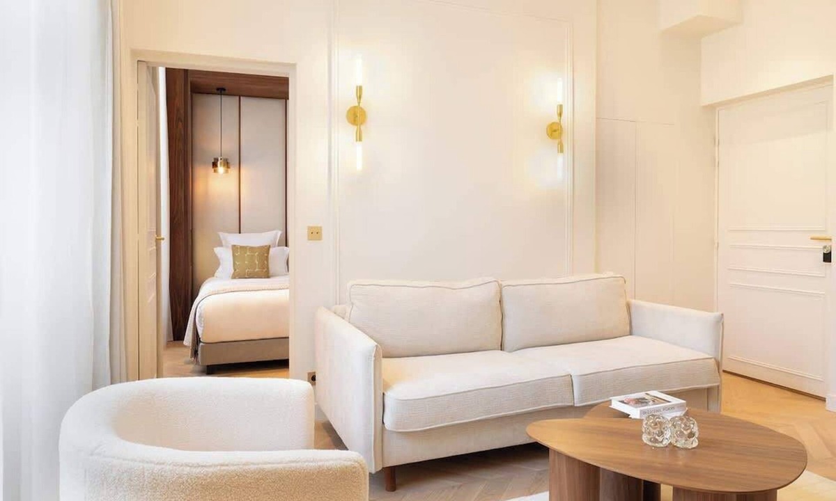 Madeleine Apartment | A Sophisticated 1-BR with Services in La Madeleine