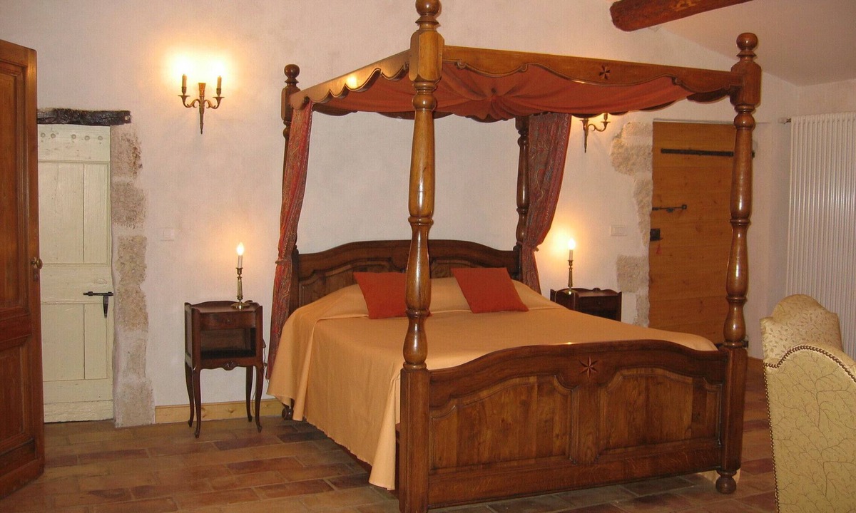 Fabregues Apartment | A stay at the Templar Commandery