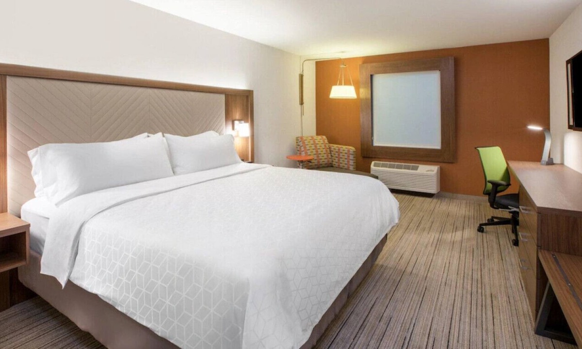 Griffin House | A Staycation to Remember! Great for Couples -S