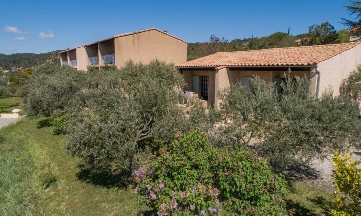 Greoux-les-Bains Apartment | (A) Studio T1 spacious, quiet, sun, parking