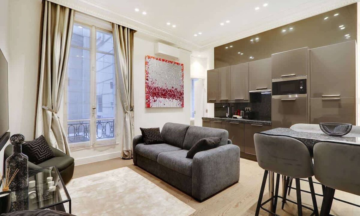 Chaillot Apartment | A Stunning 1-BR apartment in Champs Elysées