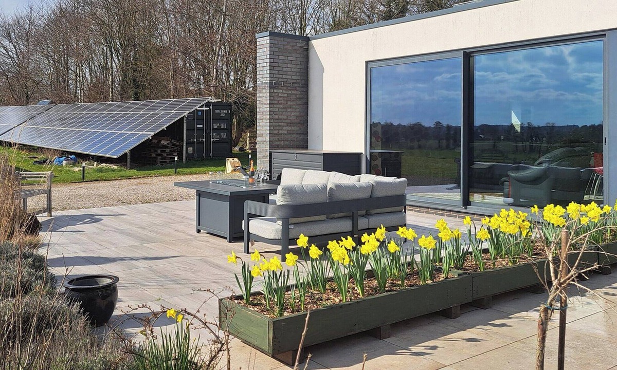 Lichfield Cottage | A stylish converted barn annex.