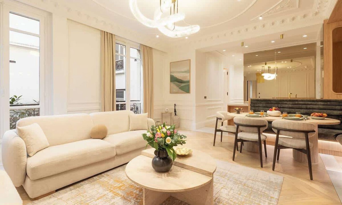 Champs-Elysees Apartment | A Sublime 2-BR/2BA with Services in Champs-Elysées