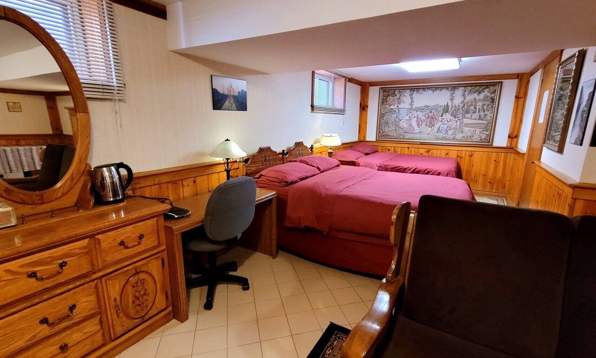 Humber Summit Apartment | A Sweet Suite in a Stunning Chalet-style Home - YYZ