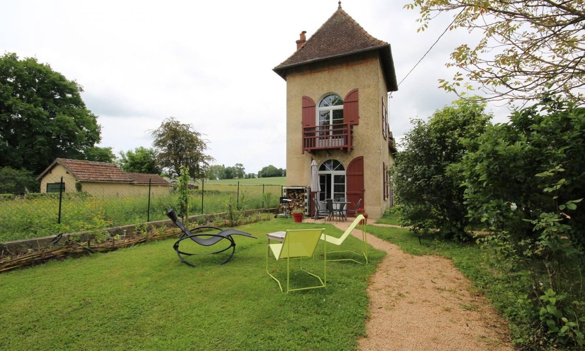 Charolles House | A Thousand and One Scents