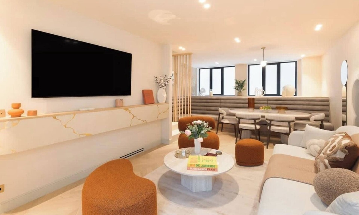 Les Halles Apartment | A TIMELESS PARISIAN ELEGANCE, WITH HAMMAM & JACUZZI AT RUE DES DÉCHARGEUR