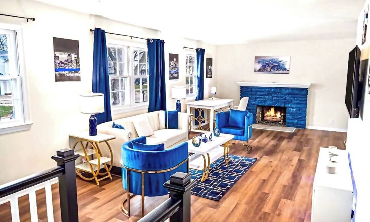 West Omaha House | A Touch of Luxury | Arcade, 5 TVs, Bounce House, Coffee Bar