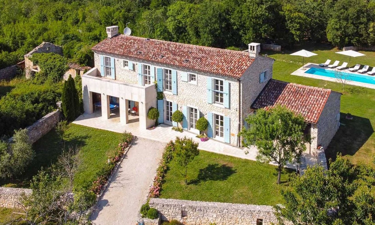 Divsici Villa | A traditional, stone villa in Marčana with a pool and children's playground