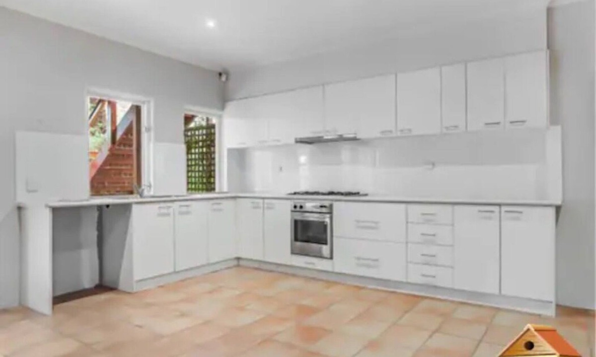 Donvale Villa | A tranquil break amidst lush greenery and birds