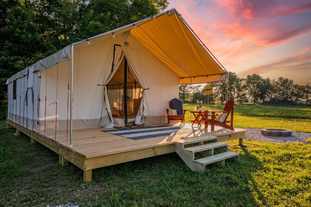 Cassville Other | A Tranquil Outdoor Escape with Roaring River