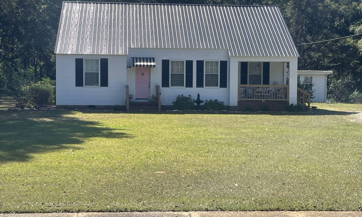 Woodbury House | A Trip Down Memory Lane Vintage Home