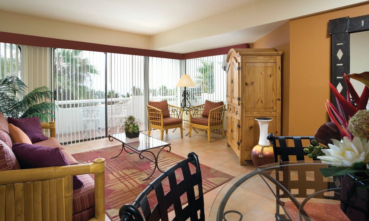 La Paloma Resort | A tropical beach vacation!