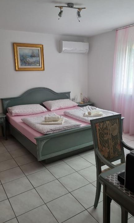 Contone House | A u r o r a Central Room vicino FFS