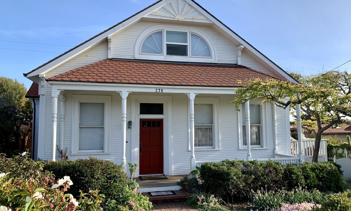 San Simeon House | A Victorian Lightkeepers House-Spring Special