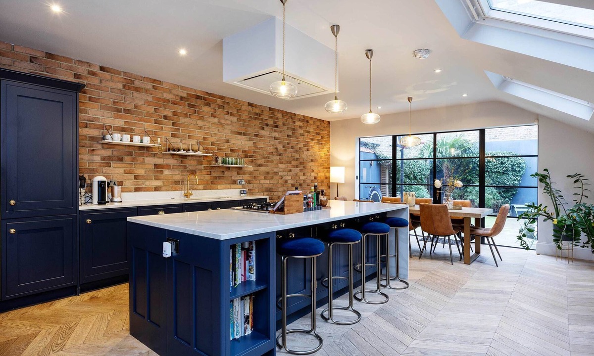 Queen's Park House | A Vision in Blue, by Veeve