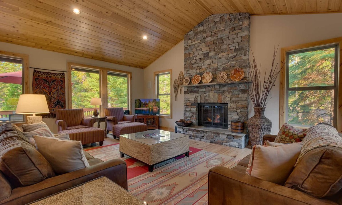 Tahoe Vista House | A Walk In The Woods - TLUXP