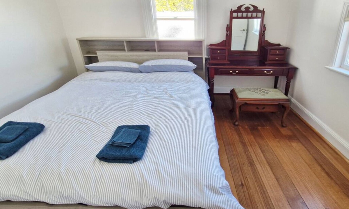 Castlemaine Cottage | A Warm & Charming Retreat